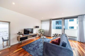 Beautiful 2 bdr apt close to Westfield TF70323New